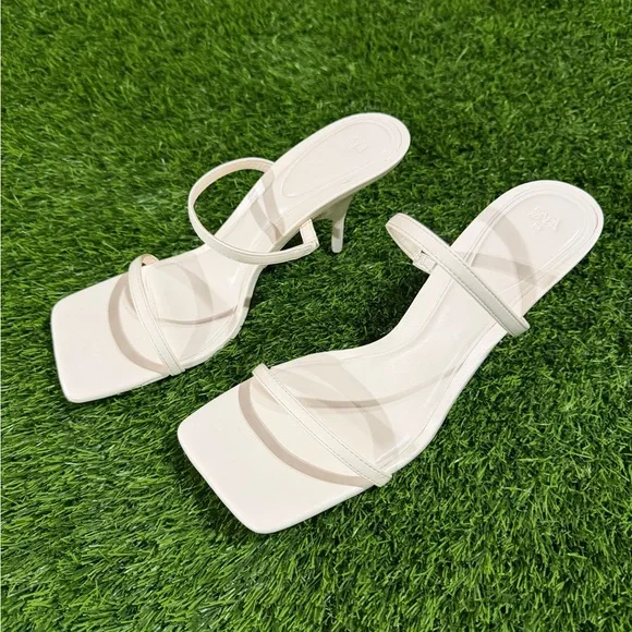 Zara | Minimalist Sandal - Picture 3 of 7